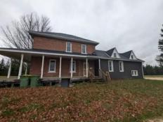 Picture of Large Country Home near Markdale