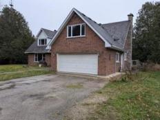 Picture of Spacious 6-Bedroom Home with In-Law Suite