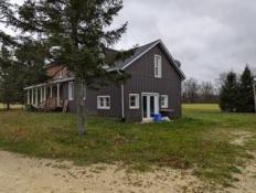 Picture of Large Country Home near Markdale